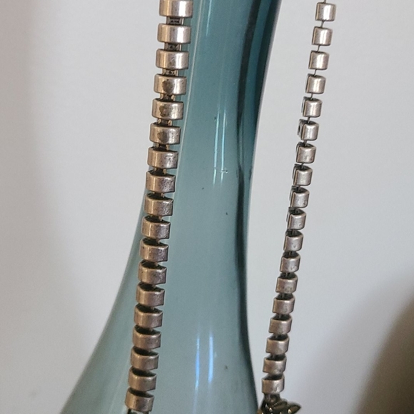 Beautiful metallic Statement Necklace - Picture 4 of 4